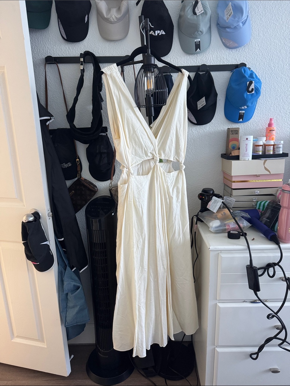 Women's Cream Cutout V-Neck Midi Dress Farm Rio